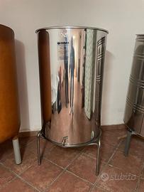 Contenitori olio e per vino