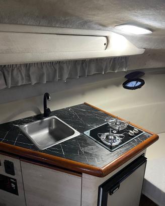Bayliner 27.55 nuova con posto barca