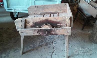 Antico attrezzo per i Bacchi da seta