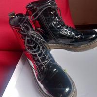 Stivaletti donna/ragazza  n.36  in vernice nera.