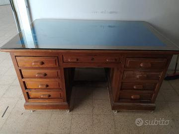 Scrivania ministeriale