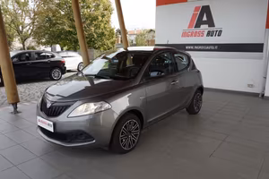 Lancia Ypsilon 1.0 firefly hybrid Silver Plus s&s