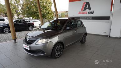 Lancia Ypsilon 1.0 firefly hybrid Silver Plus s&s