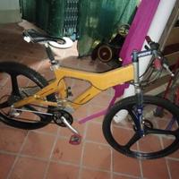 Bici da corsa in legno