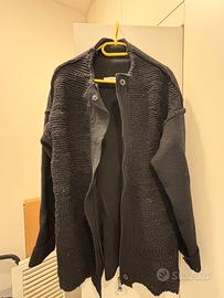 Cardigan nero Manostorti