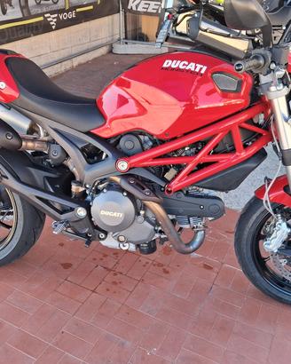 Ducati Monster 796