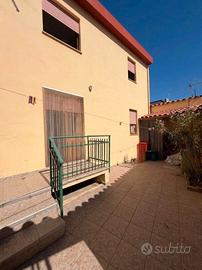 Casa indipendente con cortile
