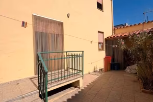 Casa indipendente con cortile