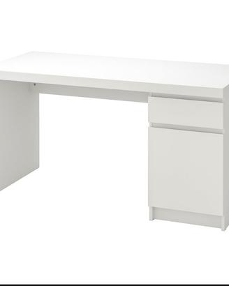 Scrivania MALM IKEA