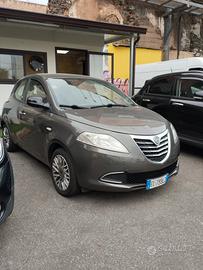 Lancia Ypsilon 1.2 69 CV 5 porte S&S Platinum