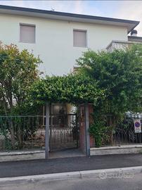 6LOCALI 130MQ con GIARDINO E GARAGE RONCO FORLÌ 