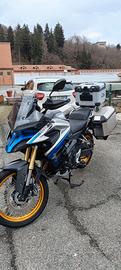 Voge 525 dsx con CarPlay e bauletti givi