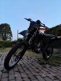 moto targata enduro anche per A2