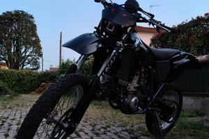 moto targata enduro anche per A2