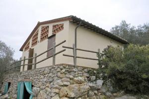 Rustico / Casale di 600 m² con più di 5 locali e b
