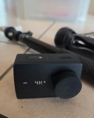 Action Cam YI 4K+ Plus + Kit Accessori 