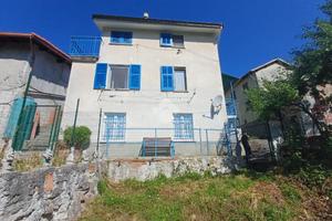 CASA SEMINDIPENDENTE A VOBBIA