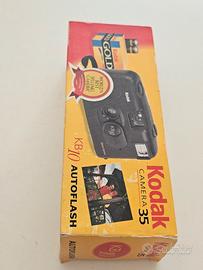 Kodak KB10 Autoflash Camera 35mm + box e rullino