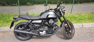 Moto Guzzi V7 IV - 2022