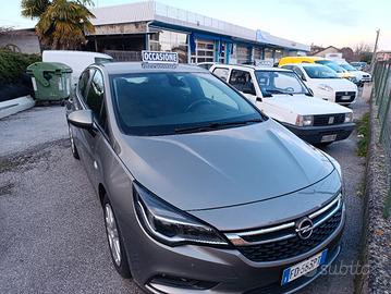 Opel Astra 1.6 CDTi 5 porte 