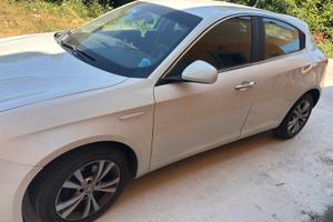 Giulietta  alfa romeo4.000 euro trattabili