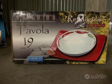 Set di piatti in ceramica