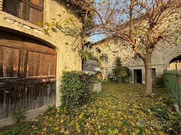 CASA SEMINDIPENDENTE A MONZAMBANO