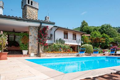 Villa singola Piazza al Serchio [UG179MDVRG]