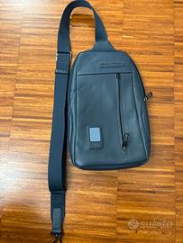 Borsello monospalla uomo PIQUADRO in pelle