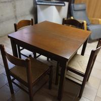 Tavolo in vero legno più 4 sedie