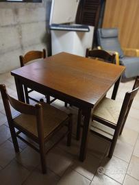 Tavolo in vero legno più 4 sedie