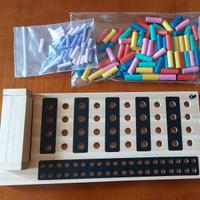 Gioco tipo Master mind di legno molto colorato