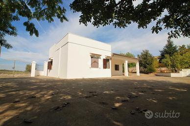 VILLA SINGOLA A OSTUNI
