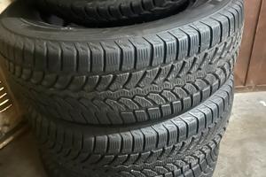 Gomme , cerchi in ferro e lega varie misure