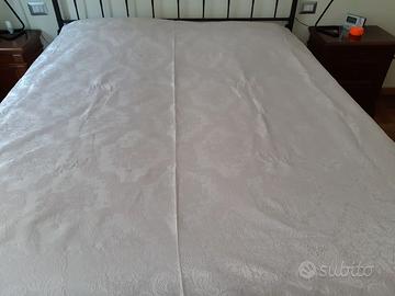 Copriletto matrimoniale leggero