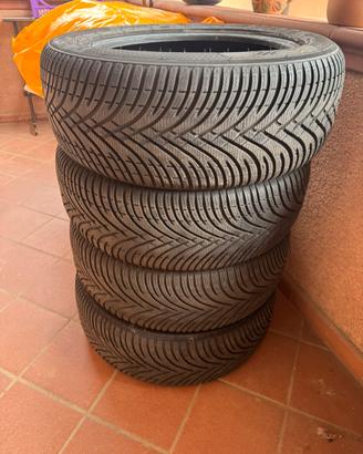 4 Gomme Invernali 235/55 R18 H100
