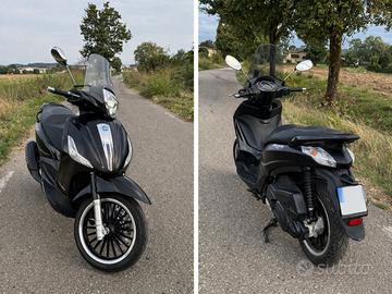 Scooter Piaggio Beverly 300 s Police