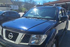 Nissan Navara 2.5 diesel automatico