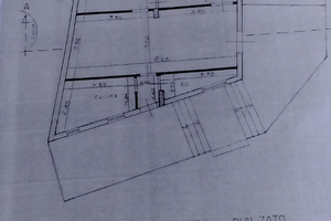 Palazzina indipendente su tre livelli - Via Nave