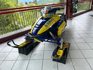 Motoslitta yahama r1
