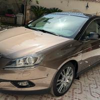 Lancia Delta 1,9jtd Executive Twin turbo full