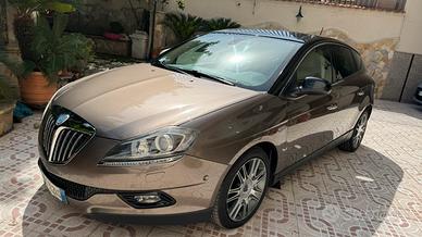 Lancia Delta 1,9jtd Executive Twin turbo full