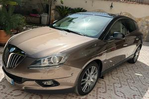Lancia Delta 1,9jtd Executive Twin turbo full