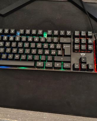 tastiera gaming GXT trust a membrana rgb effect