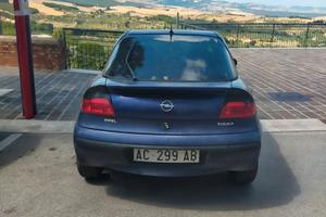 Opel tigra 1 serie 