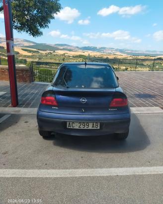 Opel tigra 1 serie 