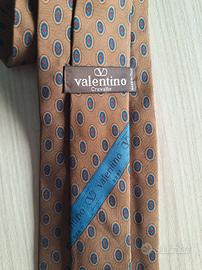 Cravatta Valentino Marrone vintage in pura seta 