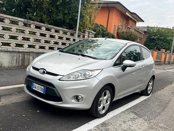 Ford Fiesta automatica