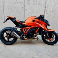 ktm 1390 super Duke r
