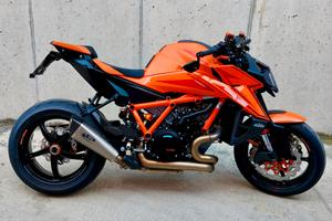 ktm 1390 super Duke r